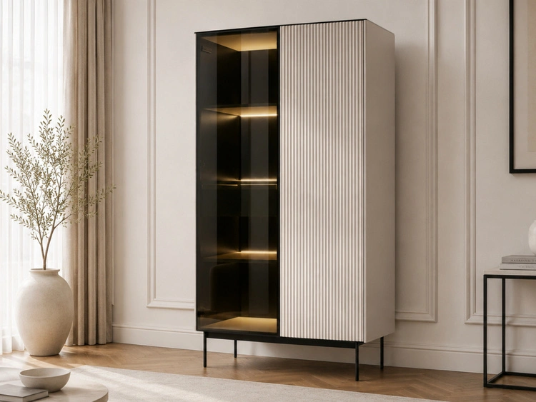 Standvitrine mit einer Glastür, LED-Beleuchtung und Schublade für das Wohnzimmer Auroé Kaschmir